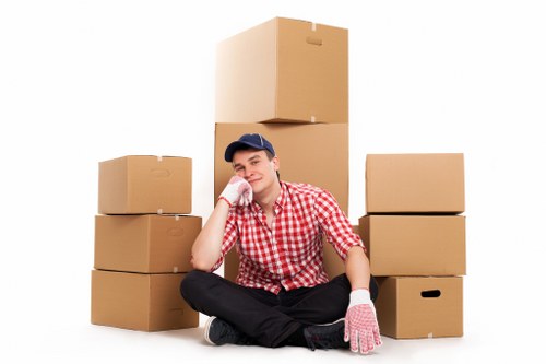 Commercial packing and unpacking services for offices in Belsizepark